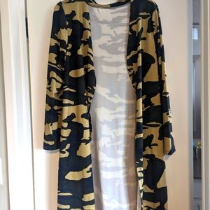 Camo long cardigan with 3/4 sleeves
